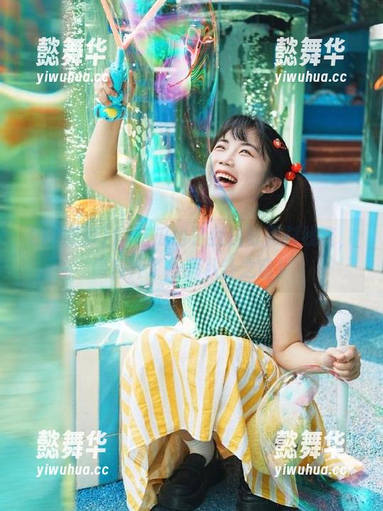 17吃瓜 17吃瓜给了我扒哥黑料线路,像是开了一扇八卦之窗!