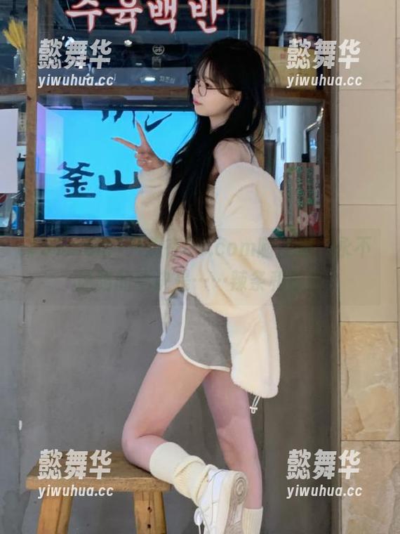 只想在51.com随便逛，永不迷路的秘诀是……辣条和瓜！