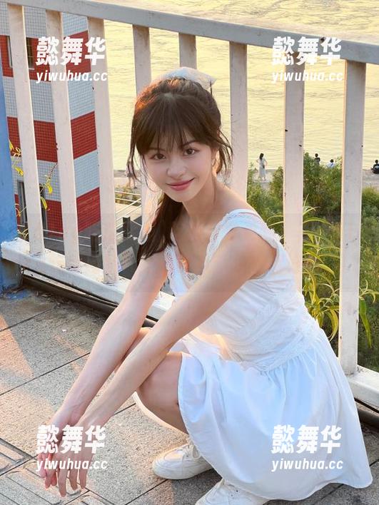 吃瓜日常更新：在“51cg吃瓜网站”上偷瞄八卦，心情好到飞！