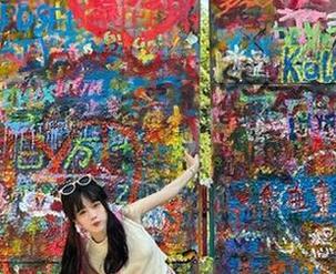 51热门苹果版，今日更新的瓜怎么这么兴奋，让我好奇得想偷瞄！