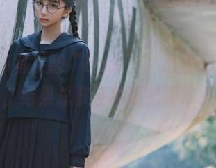 每次翻“cgw”，心里都想着永不迷路，结果总被各种瓜扔得晕头转向。