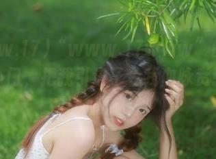“www.17www”的入口像个小门，把我引进了令我血脉贲张的八卦时光隧道！