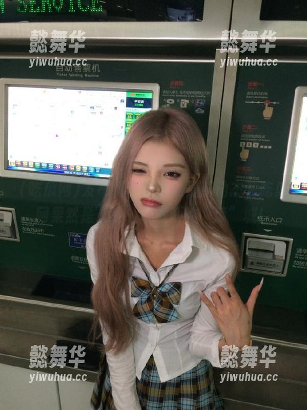 发布抖音网红的最新动态，吃瓜网果然是“红”得发紫的“瓜”城！