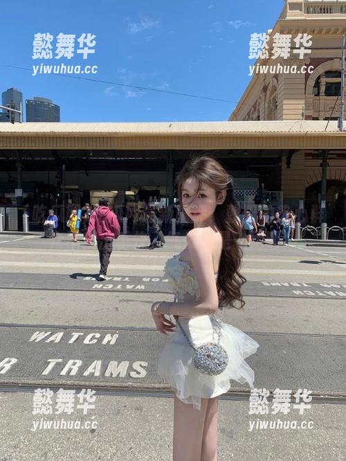 吃瓜网 吃瓜网最新瞎评:朝阳的热心群众不仅出手快,气质也是一绝啊!