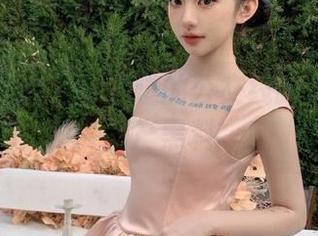 从未见过的公交线路：每站都停‘国产黑料’！