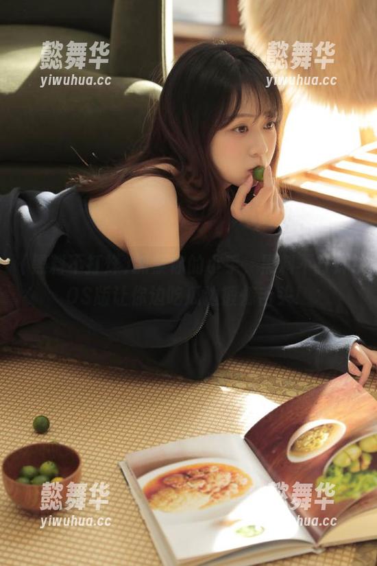 黑料不打烊 抓紧你的小手,黑料不打烊iOS版让你边吃瓜边锻炼舌头!