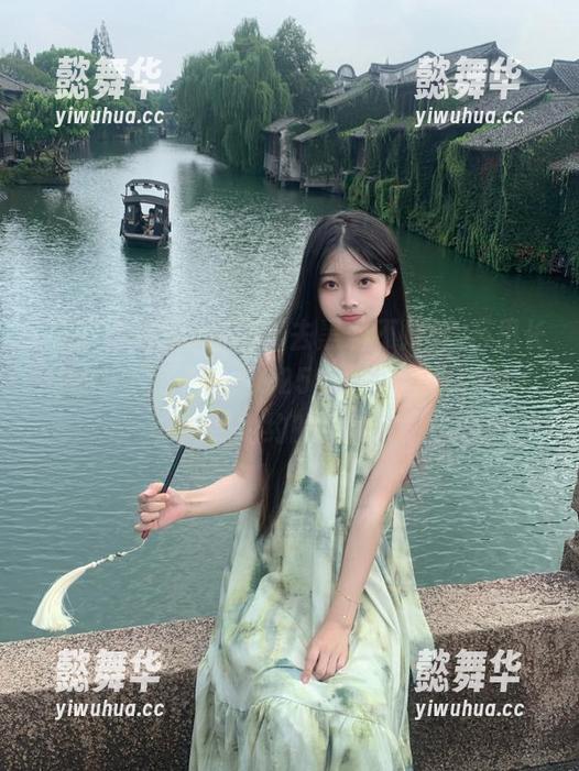 黑料不打烊 你们都去黑料不打烊,万里长征的入口了吗?2025年彩蛋等着你我,隐隐约约的期待。