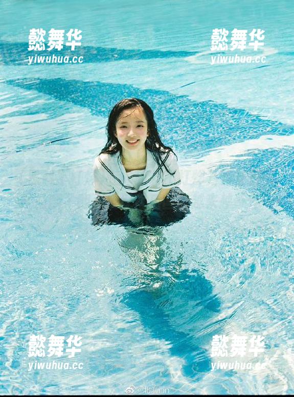 在“黑料不打烊万里长征”网站翻了翻，发现背后画风越来越奇怪……