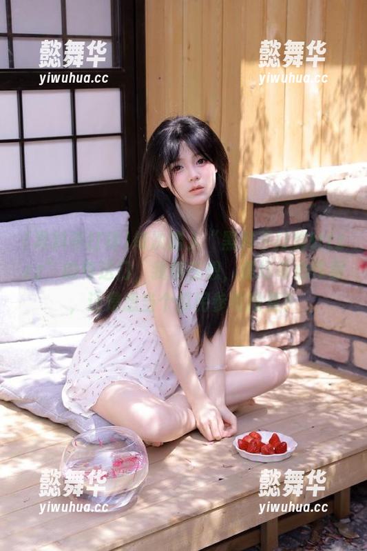 黑料不打烊 每次踏入“黑料不打烊tttzzz”的传送门,我都在想,是好奇心作祟,还是想当个瓜民参与投票?
