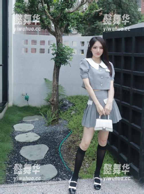 黑料不重样 黑料不重样zzzttt地址外的奇遇,吃瓜可真需要勇气