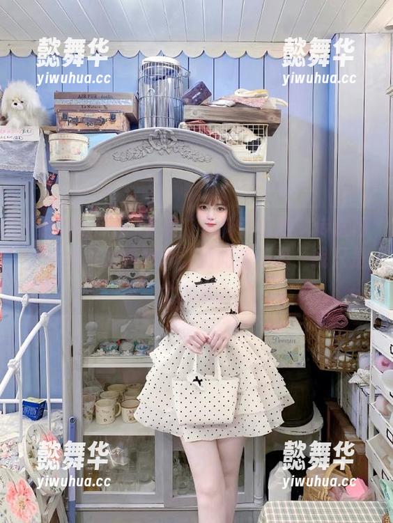 下载“黑料吃瓜网”传送门，快点来迎接精彩，别问我干嘛，我只是个观众。