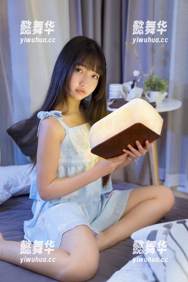 “黑料老司机”变成了八卦狂欢的聚集地，网址真是个吸引眼球的设定。