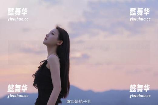 黑料老司机 在黑料老司机app的深渊中徘徊,虽然罪恶但无比快感,哎。